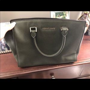 Michael Kors bag set